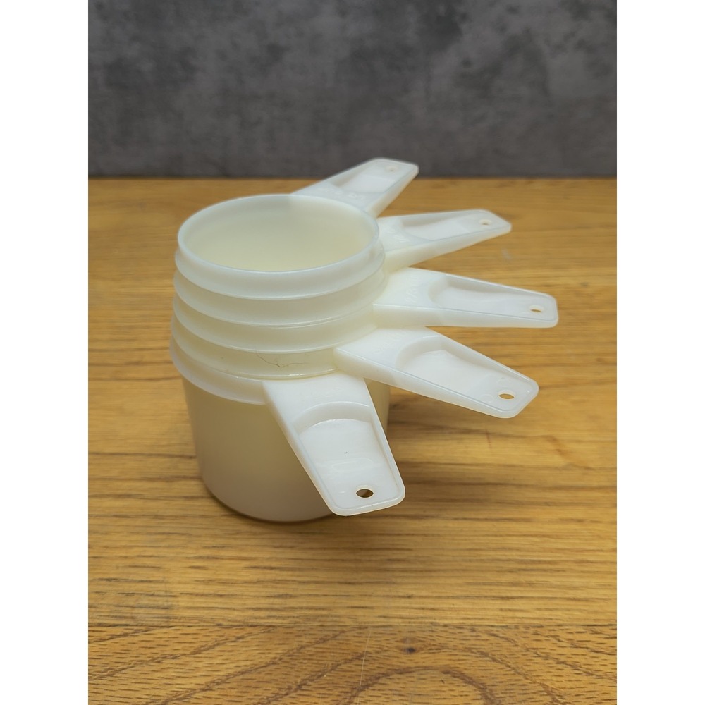 Tupperware #761‎ White/Translucent  5 Measuring Cup Set